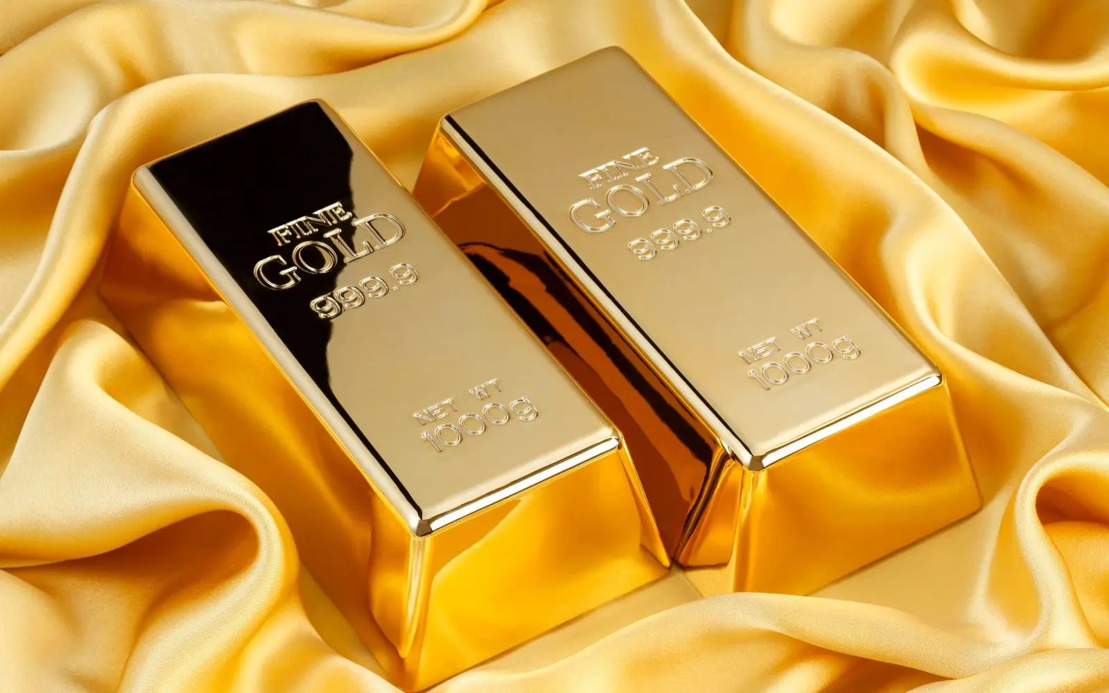 انخفاض أسعار الذهب لأدنى مستوى منذ أربعة أسابيع مع استقرار الدولار