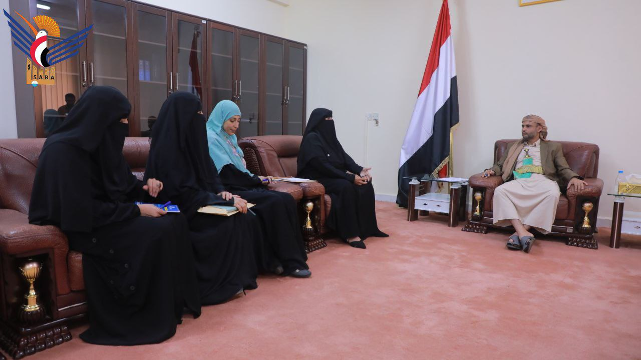 Le président Al-Mashat rencontre un membre du bureau politique d'Ansar Allah et des femmes dirigeantes