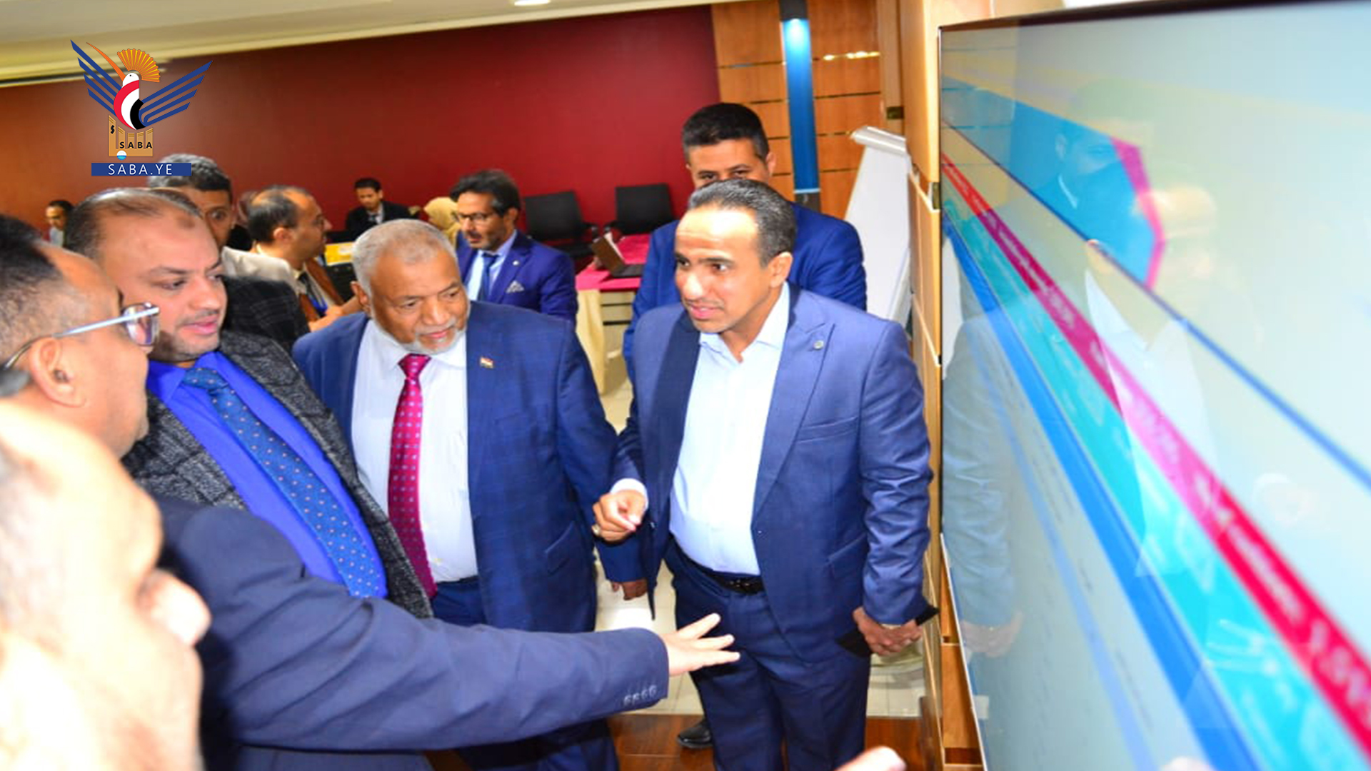 مقبولي يدشن توزيع الحوالات النقدية غير المشروطة في الأمانة والمحافظات مقبولي يدشن توزيع الحوالات النقدية غير المشروطة في الأمانة والمحافظات