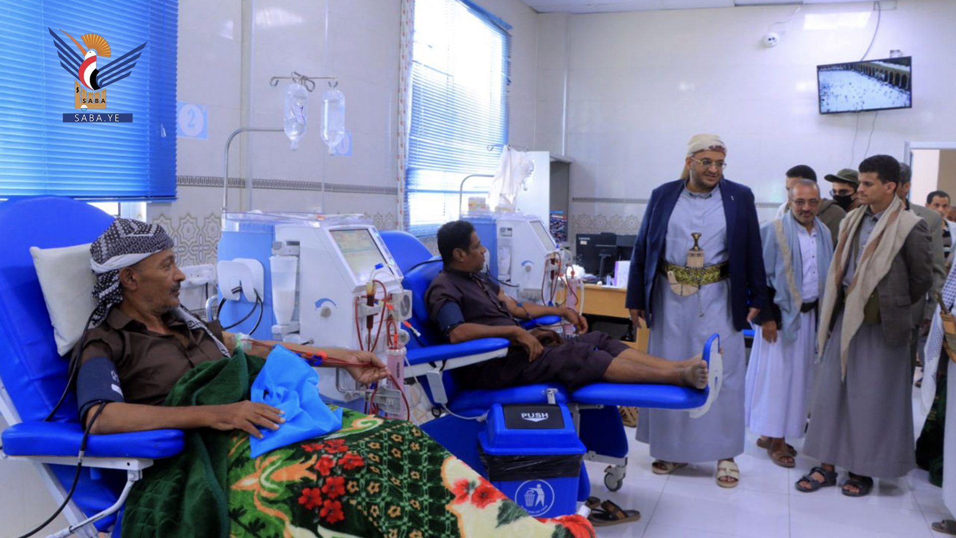 تعز.. المساوى يتفقد أحوال الجرحى بالمستشفى العسكري والمرضى بمركز الغسيل الكلوي