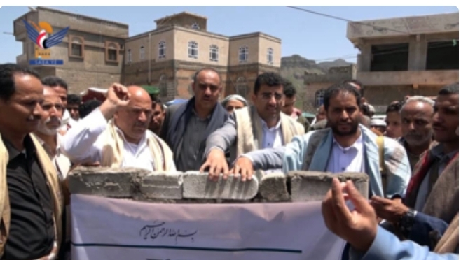 دکتر أبولحوم سنگ بنای تعدادی از پروژه ها را در القفر، استان إب می گذارد