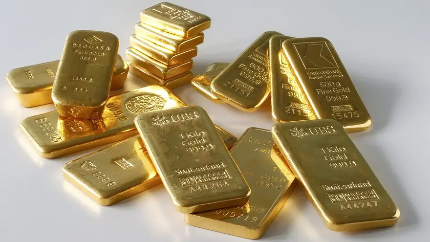 الذهب يحافظ على مكاسبه الأسبوعية بنسبة 3.2% رغم الضغوط الذهب يحافظ على مكاسبه الأسبوعية بنسبة 3.2% رغم الضغوط