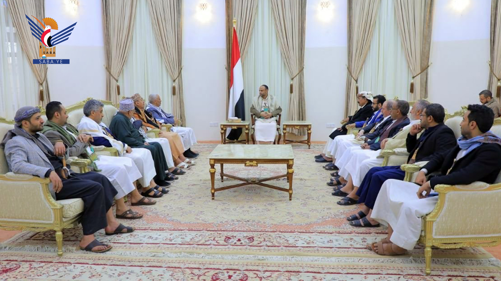Präsident Al-Mashat trifft die Scheichs und Persönlichkeiten der Provinz Taiz
