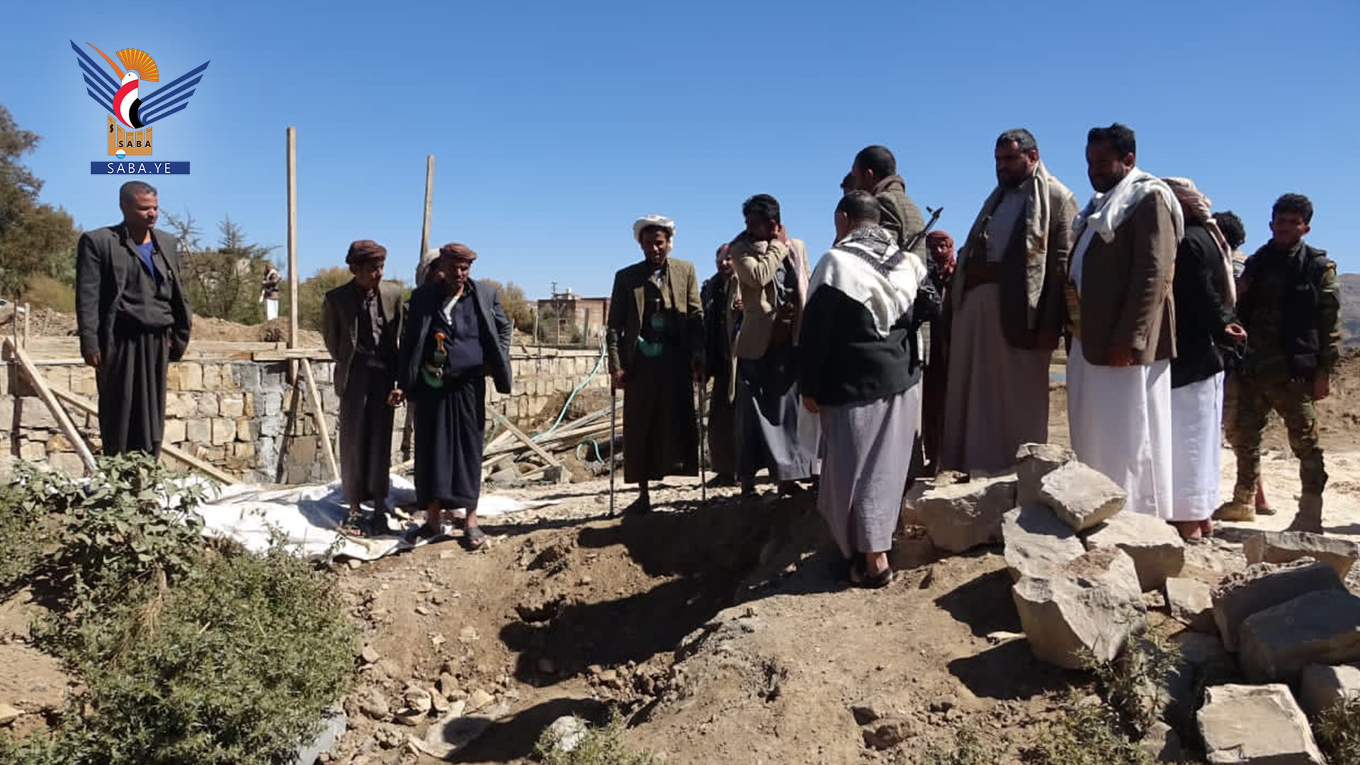 Les besoins des habitants du district de à Rejam, Sanaa, inspectés et plantation de 700 plants de café à Taiz inaugurée