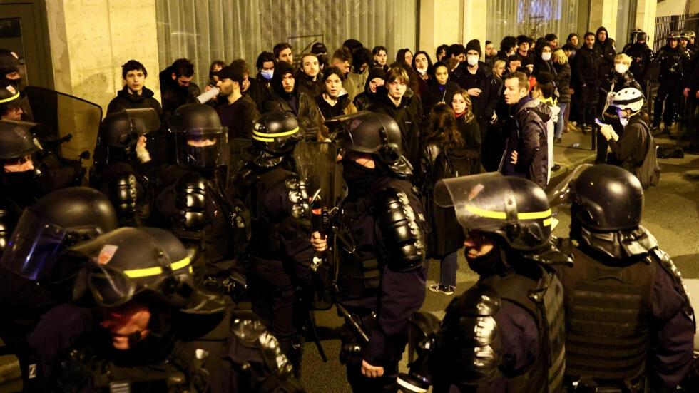 Dozens of protesters in France arrested​