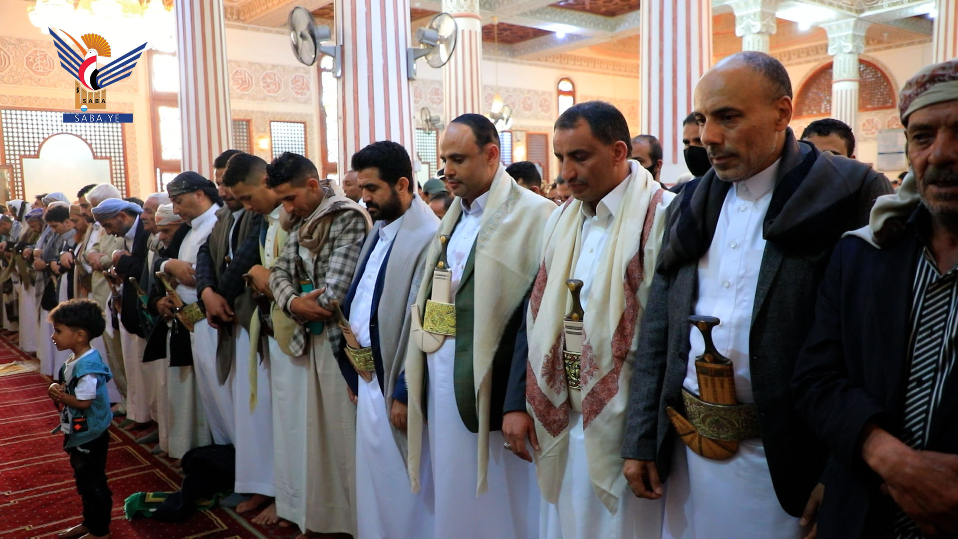  President Al-Mashat performs Eid al-Adha prayer at Martyrs' Mosque & receives well-wishers at Presidency House in capital, Sana'a