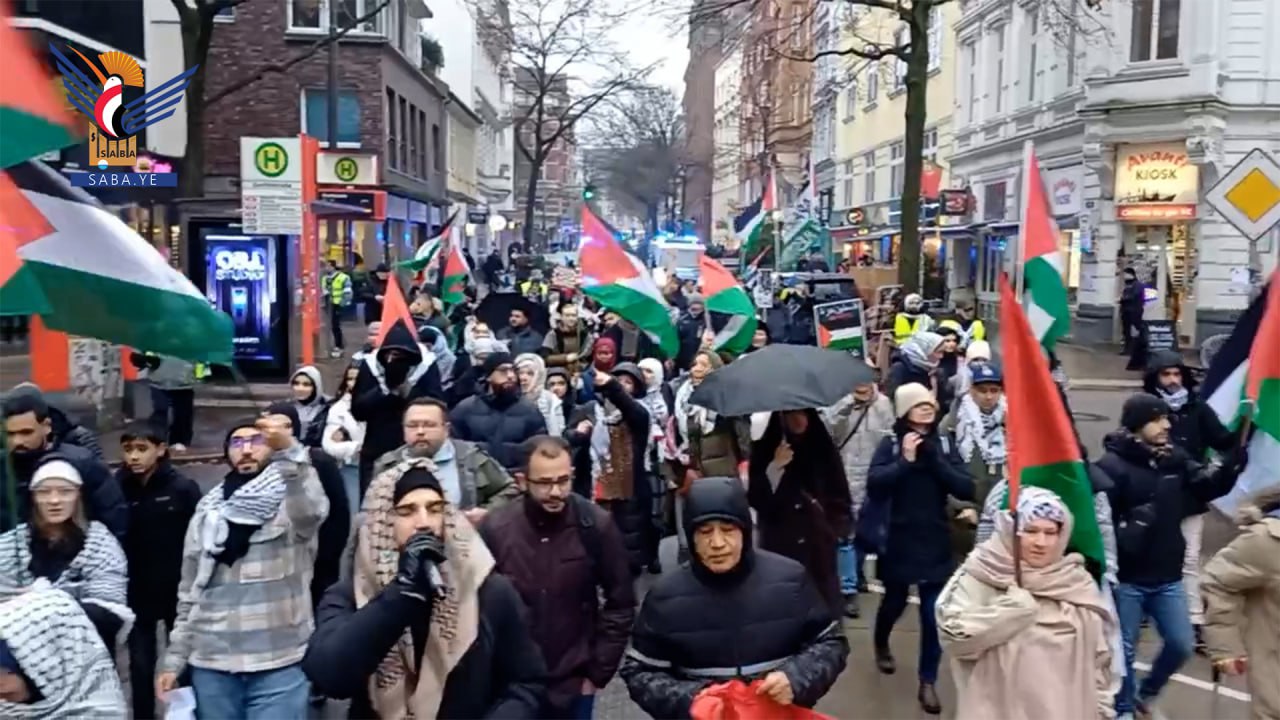 مسيرة داعمة لغزة بمدينة هامبورغ الألمانية بمشاركة أبناء الجاليتين اليمنية والفلسطينية مسيرة داعمة لغزة بمدينة هامبورغ الألمانية بمشاركة أبناء الجاليتين اليمنية والفلسطينية