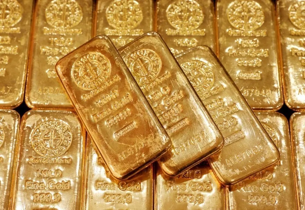 انخفاض أسعار الذهب بضغط من ارتفاع الدولار