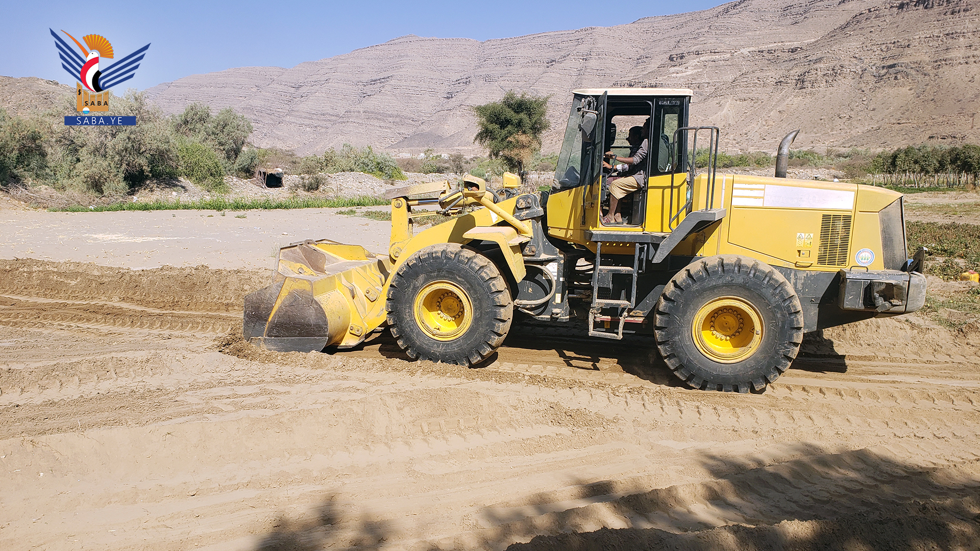 Inspizierung der Bemühungen an, landwirtschaftliche Flächen im Mahjaza-Gebiet in Serwah von Marib, zurückzugewinnen