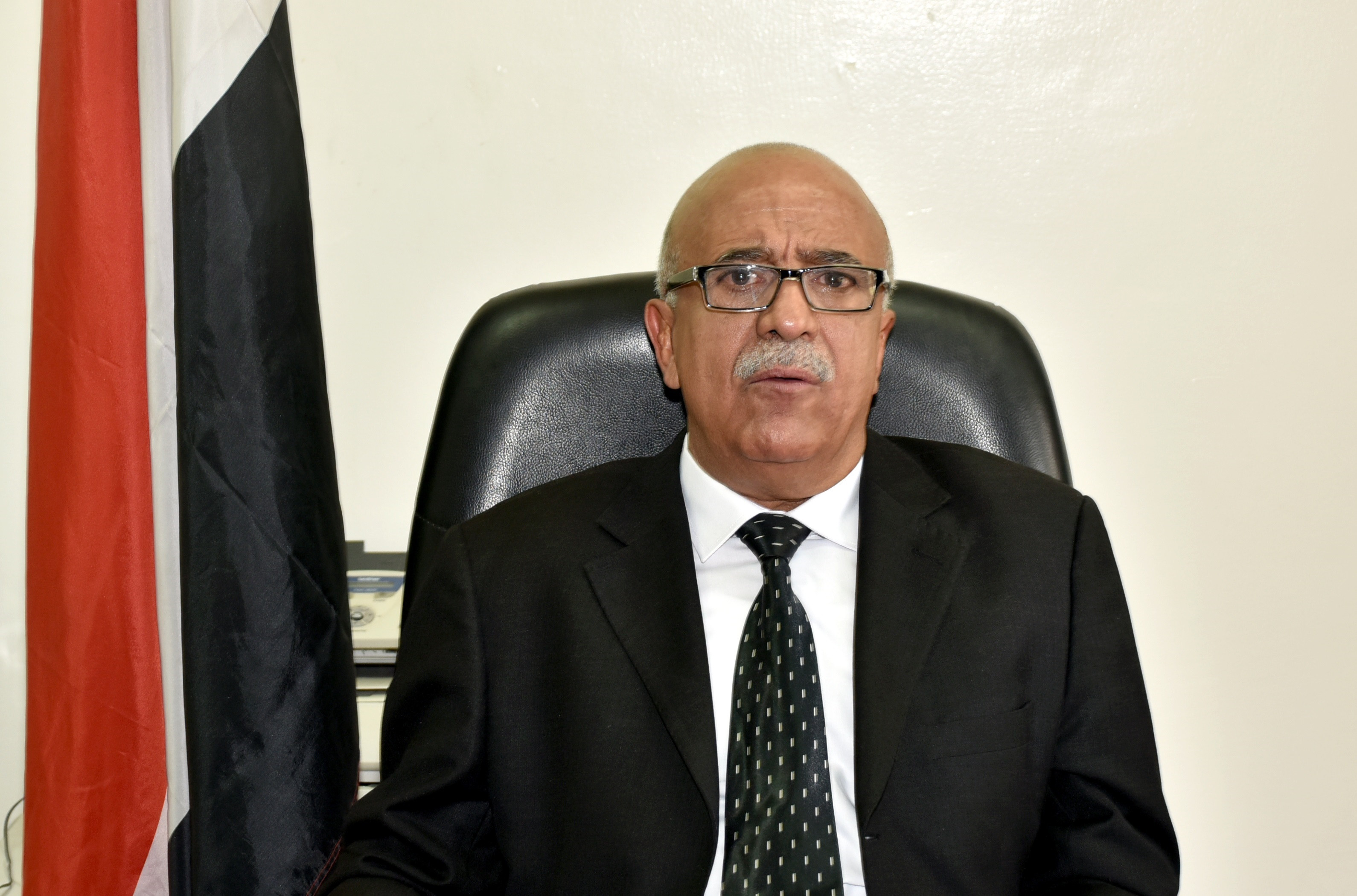 الرهوي يعزي في وفاة وزير الدولة أحمد القنع