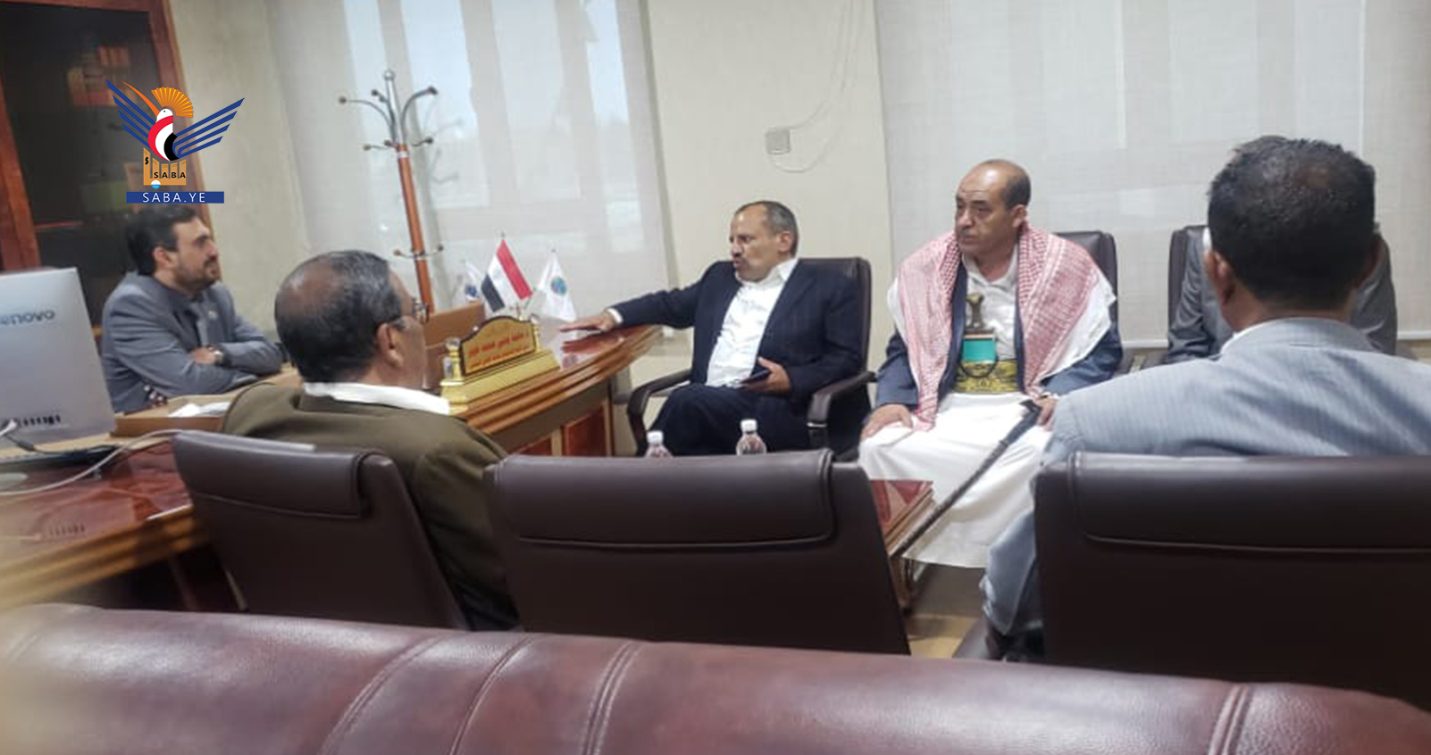 تفقد مستوى الانضباط الوظيفي بالبنك الاهلي اليمني بصنعاء تفقد مستوى الانضباط الوظيفي بالبنك الاهلي اليمني بصنعاء