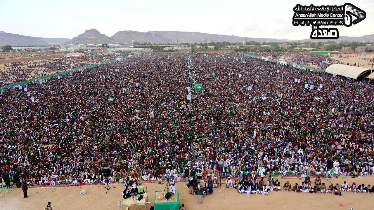 أبناء محافظة صعدة يحتشدون لإحياء ذكرى المولد النبوي بساحة الرسول الأعظم