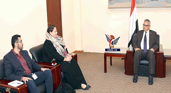 PM discusses with IOM charge d'affaires situation of migrants in Yemen