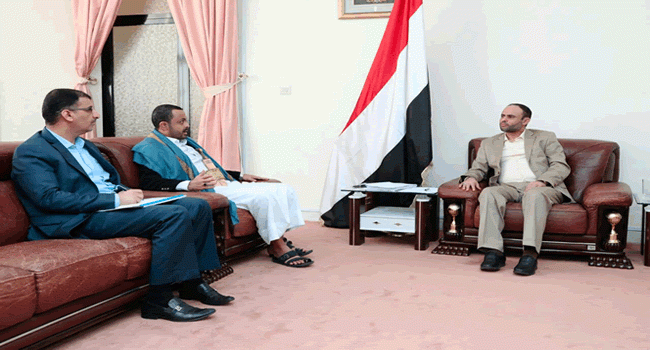 President al-Mashat meets Political Council's Advisor, Telecommunications Minister