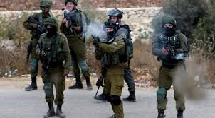 إصابة اربعة عمال فلسطينيين برصاص الاحتلال شمال طولكرم