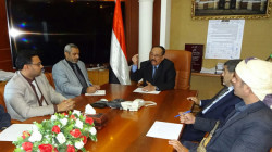 Vorsitzende des  Shura-Rates bespricht mit dem Direktor der Ölgesellschaft Bedingungen der Gesellschaft