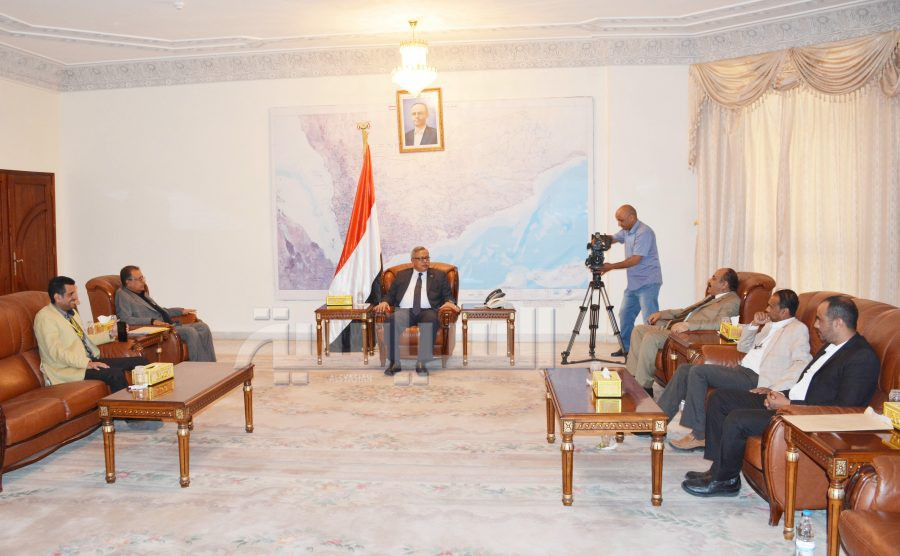 PM briefed on activities of Yemeni General Corporation for Oil & Gas