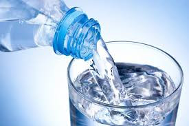 تعرف على 11 فائدة رائعة لشرب المياه على معدة خاوية صباحا