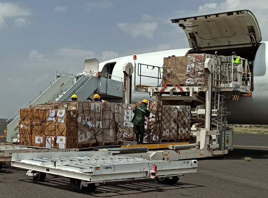 وصول طائرة شحن لبرنامج الأغذية العالمي مطار صنعاء الدولي