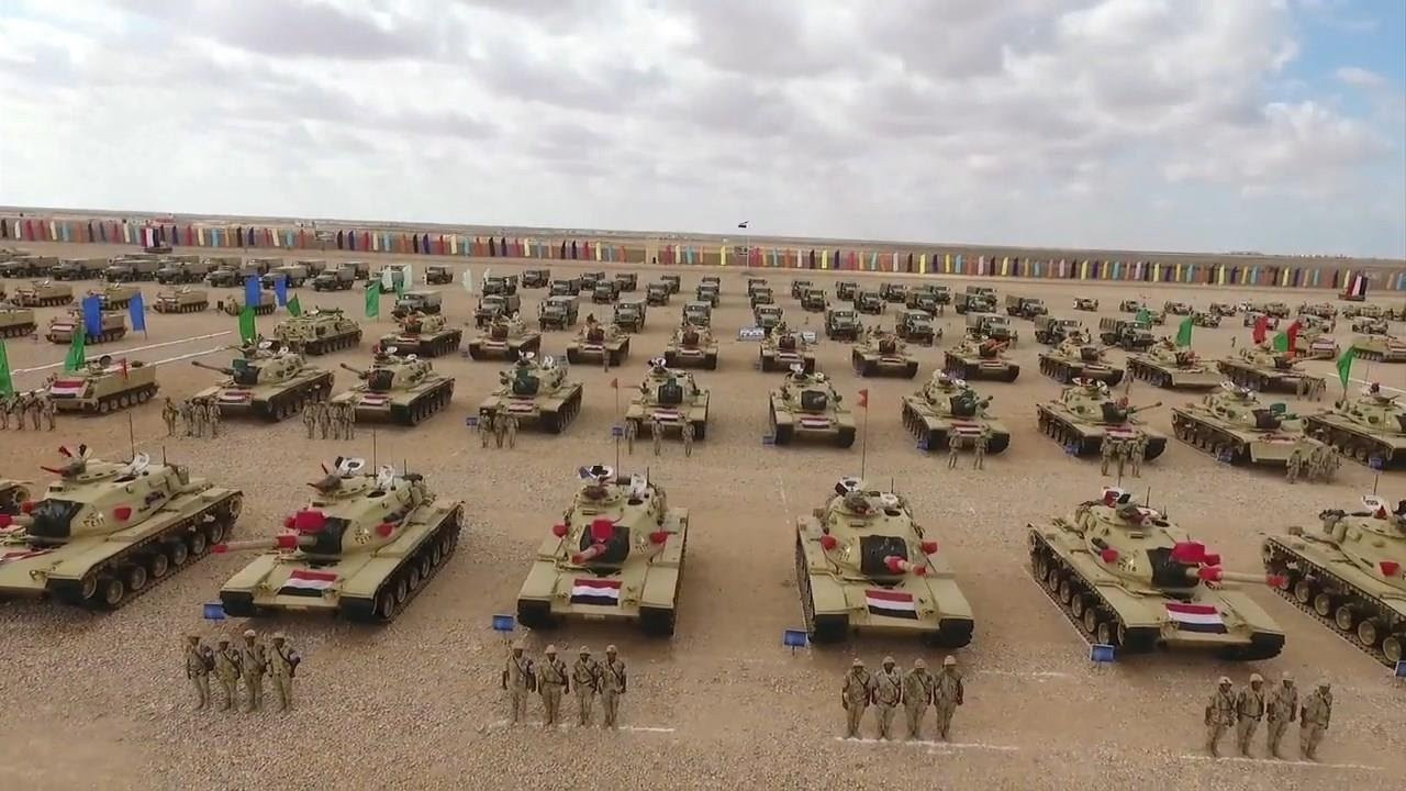 الجيش المصري يجري مناورة عسكرية في الحدود مع ليبيا