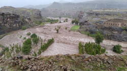 Ströme fegen landwirtschaftliche Flächen in der Provinz Sanaa weg