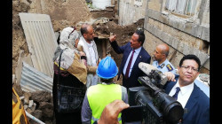Le ministre de la Culture inspecte les maisons endommagées dans la vieille ville de Sanaa