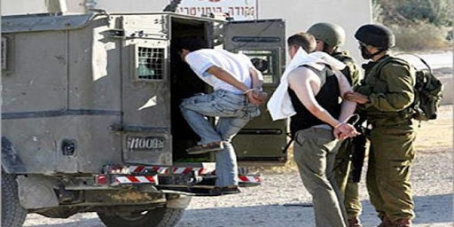 قوات الاحتلال تعتقل 14 فلسطينياً وتهدم منزلاً في الضفة الغربية