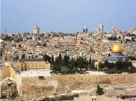 الرئاسة الفلسطينية تؤكد رفضها التنازل عن المقدسات والثوابت الوطنية