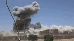 Aggressionsluftwaffe fliegt 5 Luftangriffe auf Haradh und Al-Mazrak in Hadschah an