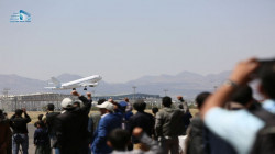 2 Flugzeuge mit Gefangenen der Aggressionstruppen starten am Flughafen von Sanaa
