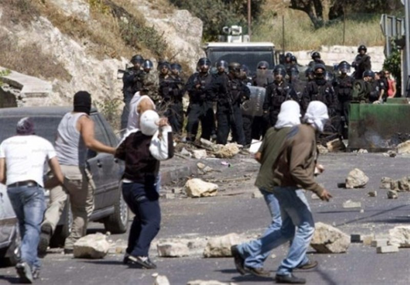 إصابة عشرات الفلسطينيين جراء قمع الاحتلال لمسيرات سلمية بالضفة الغربية