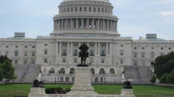 Police de Congrès met en garde contre tentative prédicable de faire sauter bâtiment de Capitole durant prochain discours de Biden