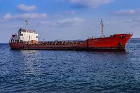 Detention of oil ships.. Disaster threaten lives of Yemenis