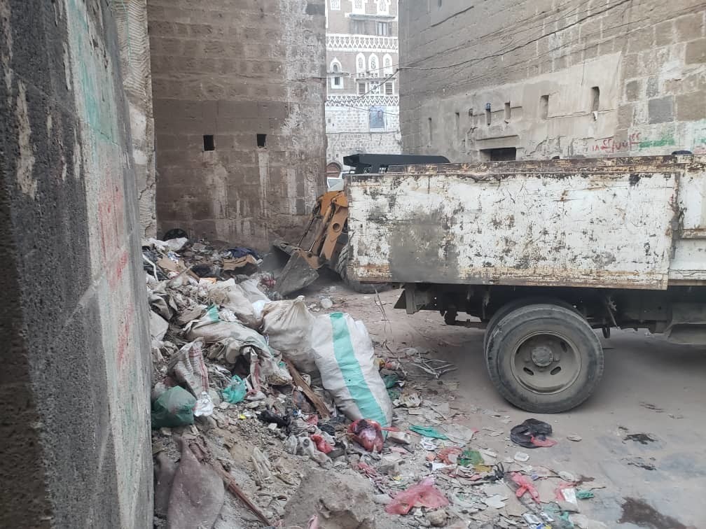 Entfernung von 25 Tonnen Abfall in der Altstadt Sanaa in der Hauptstadt