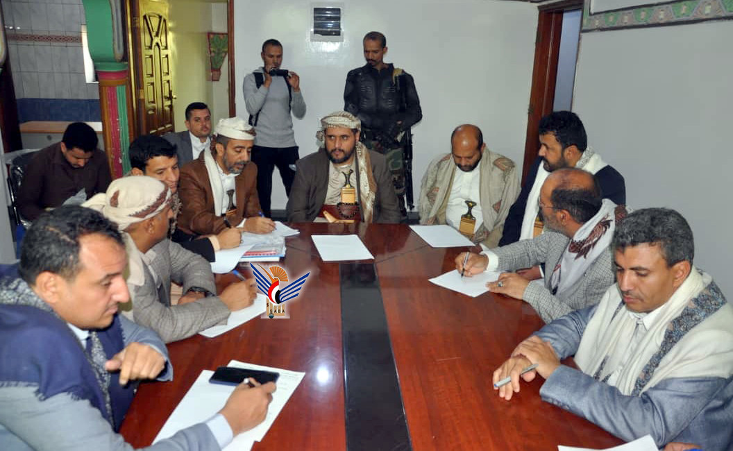 Erörterung der Notfallbemühungen zur Bekämpfung der strömenden Regenfälle in Sanaa
