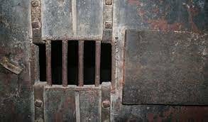 Die Geheime Gefängnisse.. Die schwarze Besatzungsakte in den südlichen Provinzen