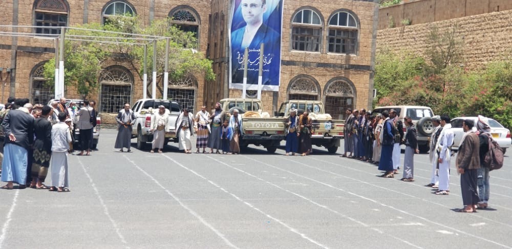 Fils du district de Mahwit envoient un convoi de l'Eid pour soutenir armée aux fronts