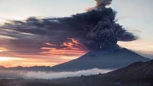 بركان تال الفلبيني يثور من جديد