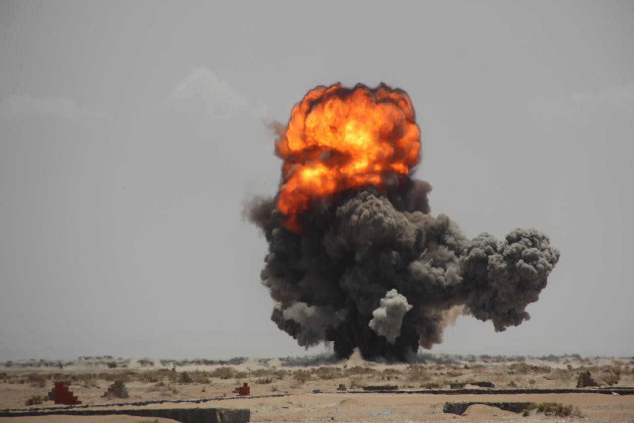 Deux enfants blessés suite de l'explosion d'une bombe à fragmentation laissée par l'agression à Hajjah