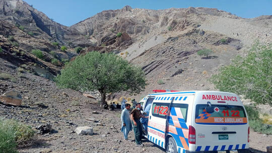 7 killed in helicopter crash in northwest Pakistan 7 killed in helicopter crash in northwest Pakistan