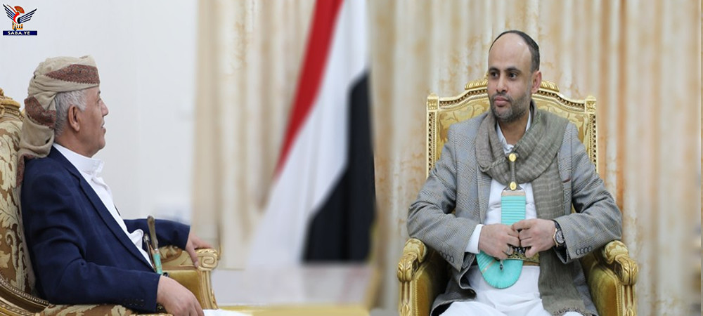 Le président Al-Mashat discute avec le gouverneur d'Ibb des services dans la province