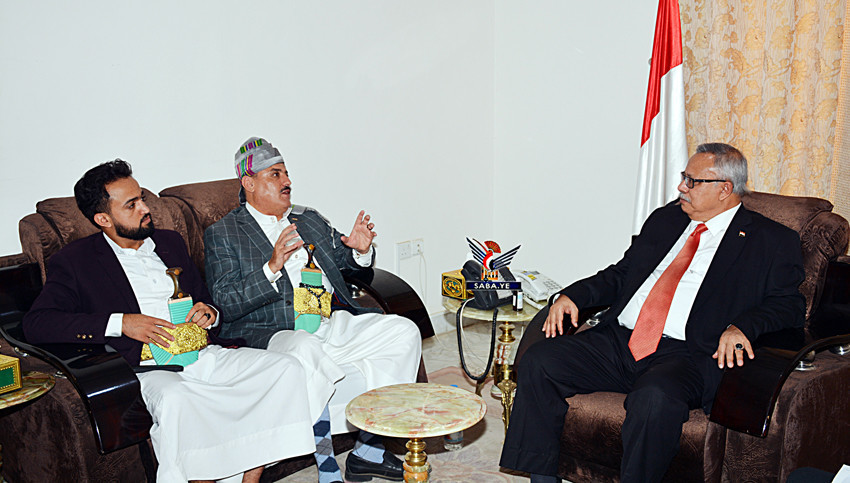 Le Premier ministre loue le rôle des communautés yéménites dans le monde