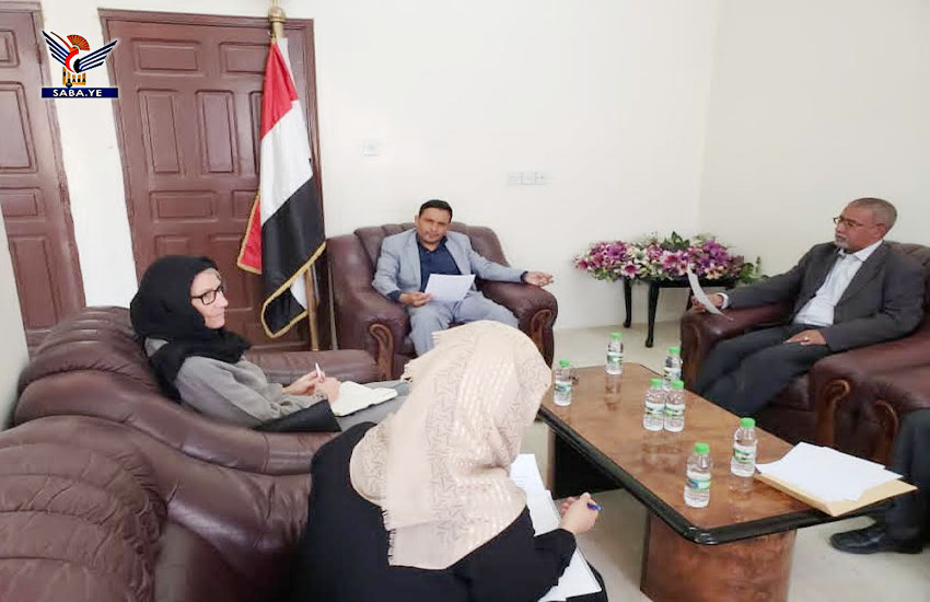 Al-Dailami bespricht mit der Delegation des Roten Kreuzes die Verstöße der Aggression gegen Gefangenen und Häftlinge
