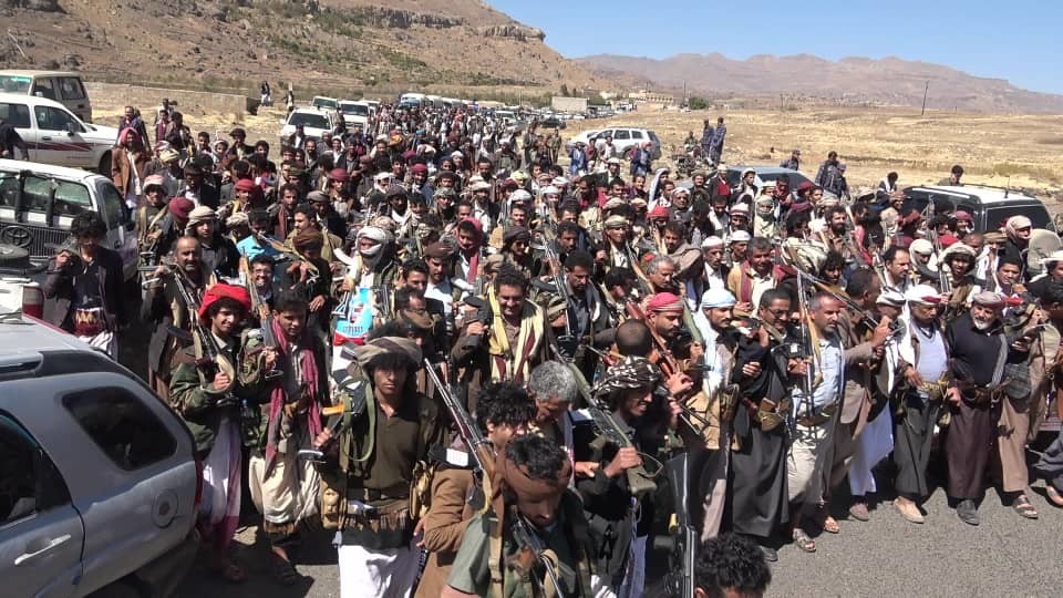 Stands massifs libres  à Taiz, Ibb et Manakhah dénoncent les crimes de l'agression US-saoudienne contre les prisonniers, et Bani Matar , Sanaa,  reçoit une délégation de cheikhs et de dignitaires de la tribu Murad à Marib