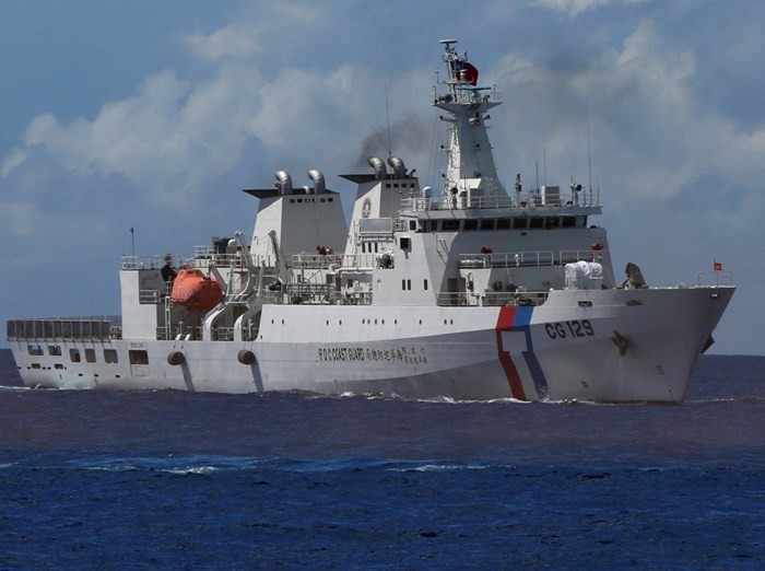 الجيش الصيني يدين إبحار سفينة حربية أمريكية في مضيق تايوان مؤخراً