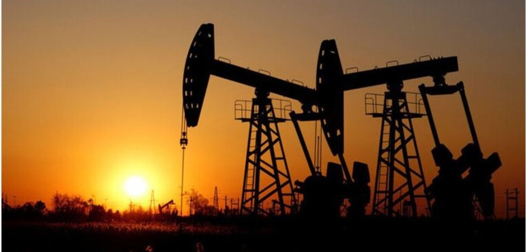 سعر النفط يرتفع ومخاوف ضعف الطلب تحد من مكاسبه
