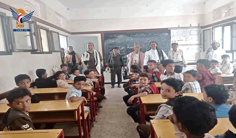Le déroulement des examens et les activités des centres religieux d'été à Maqbna à Taiz