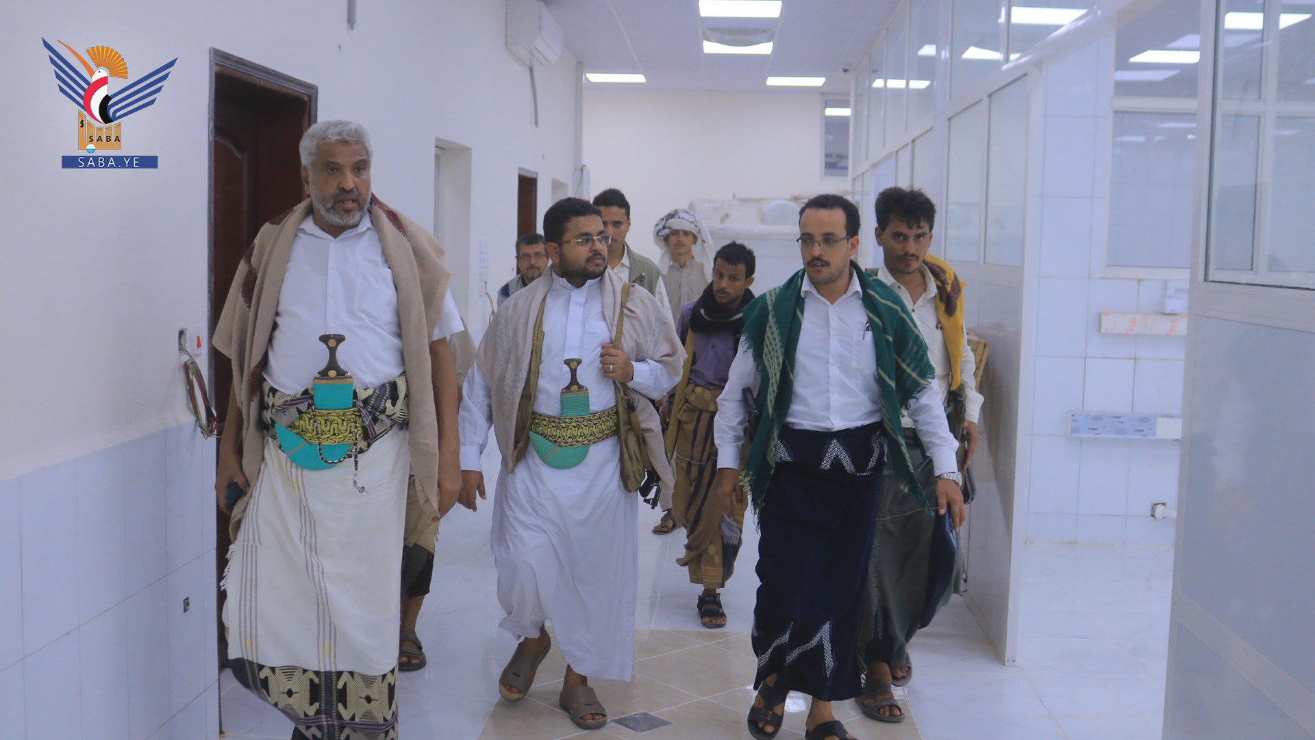 Qohaym und Amer inspektieren den Fortschritt der Arbeiten am Projekt des Al-Sammad-Dialysezentrums Qohaym und Amer inspektieren den Fortschritt der Arbeiten am Projekt des Al-Sammad-Dialysezentrums