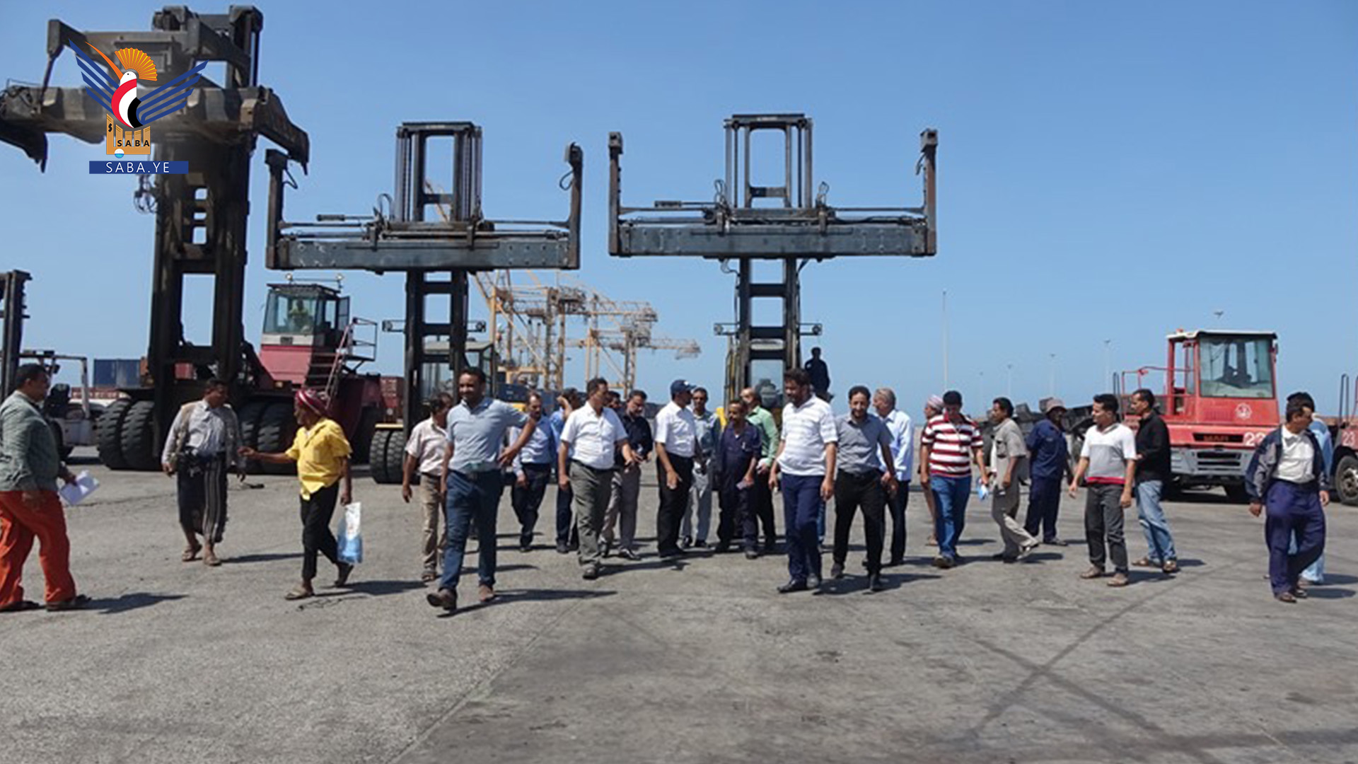 Inspizierung der Bereitschaft des Containerterminals im Hafen von Hodeidah