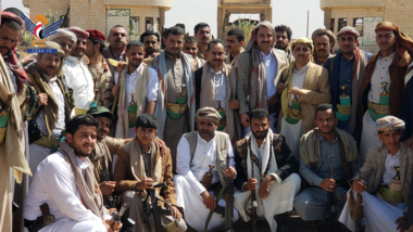 Sana'a deputy governor visits troops positioned in Marib